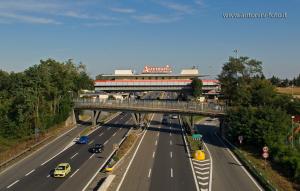 L'Autogrill di Novara (foto Antonini)