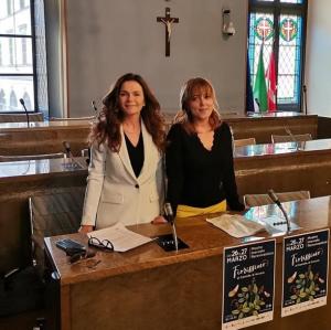 Marianna De Caro e il vice sindaco Marina Chiarelli