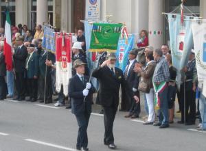 Antonio Palombo sfila in piazza Martiri a Novara (foto Antonia Suardi)