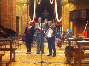 Nella foto la consegna del Premio Santi Cassiano e Clemente 2013 al Coro don Gambino