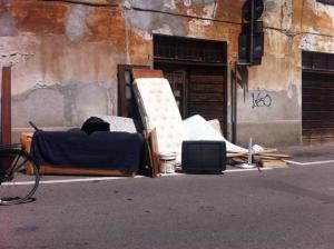 La discarica abusiva in via XX Settembre è stata opportunamente ripulita nel primo pomeriggio di lunedì 5 agosto